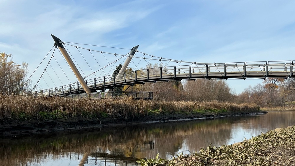 La Tortue multifunctional bridge in Pointe-aux-Lièvres Park