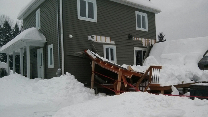 Collapse of the annex of a residential structure