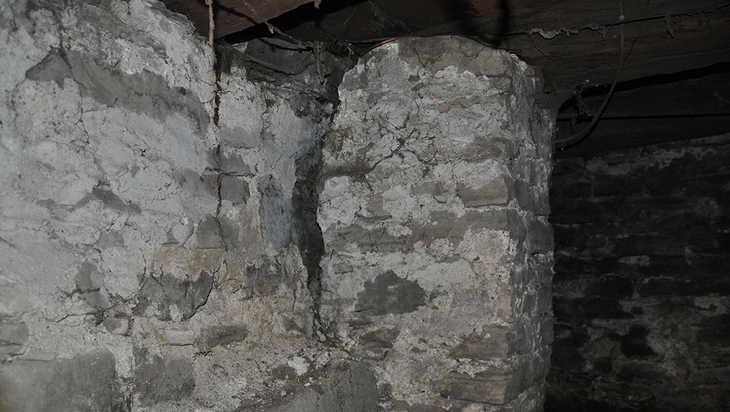 Local soil subsidence that has caused the breakage of a patrimonial-classified foundation